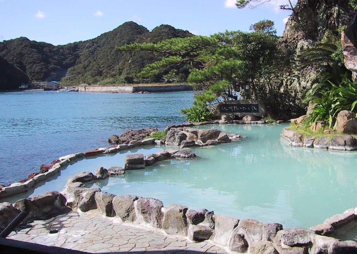 Onsen_in_Nachikatsuura_Japan.jpg